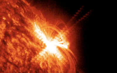 Sun unleashes powerful X2-class flare (video)