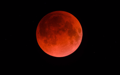 See the moon turn blood red in this stunning lunar eclipse video