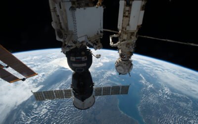 Leaky Soyuz Capsule Returns to Earth