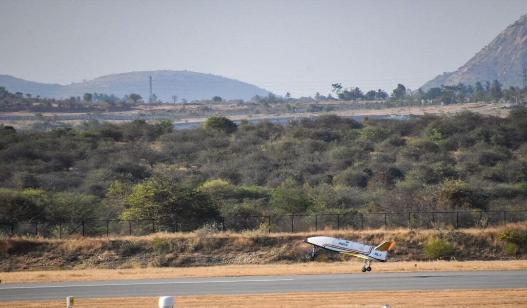 India lands reusable space plane prototype for 1st time (video)