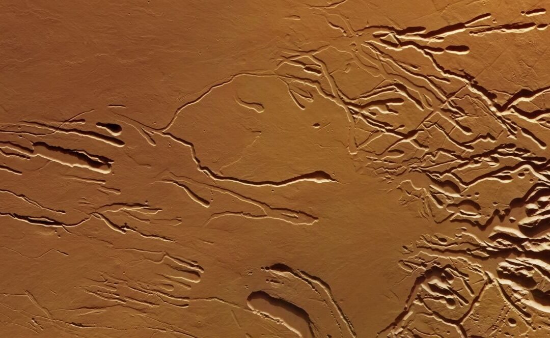 New Photos Show Collapsed Chains of Craters on a Martian Volcano