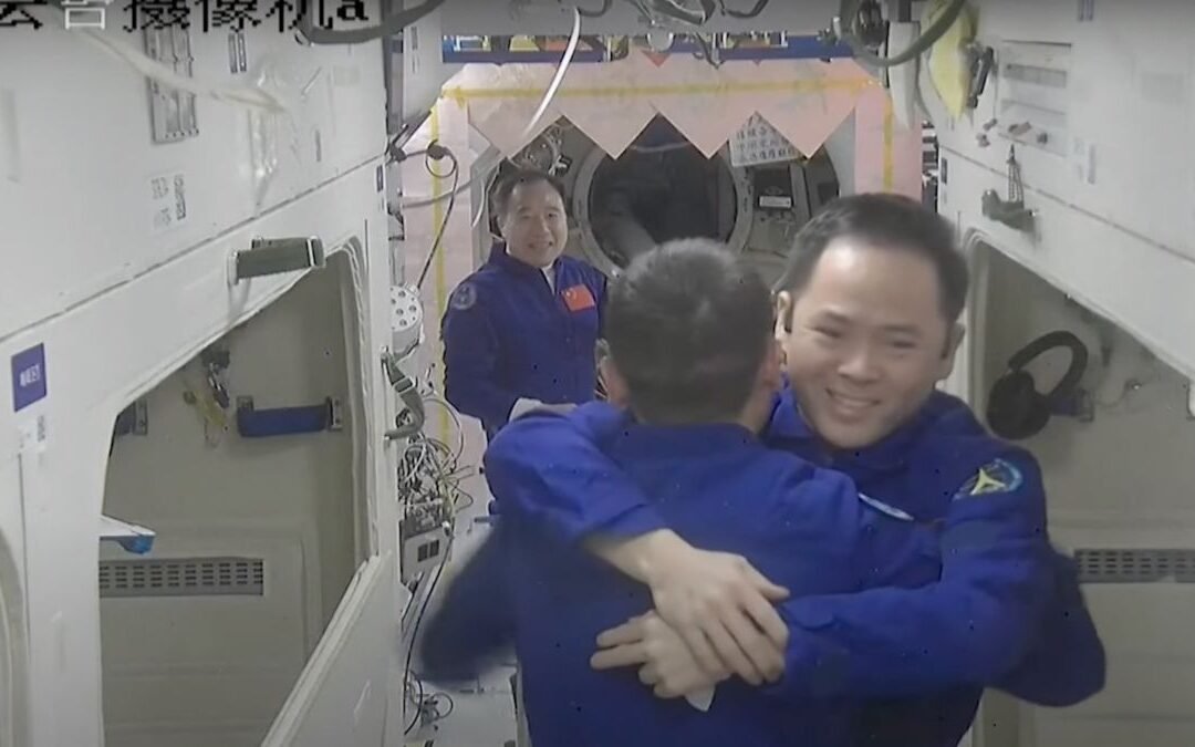 Watch 3 Chinese astronauts enter Tiangong space station (video)