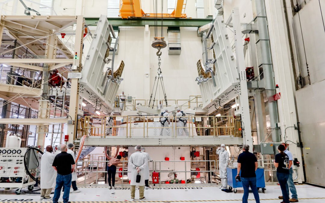 Handing over European Service Module for Artemis II