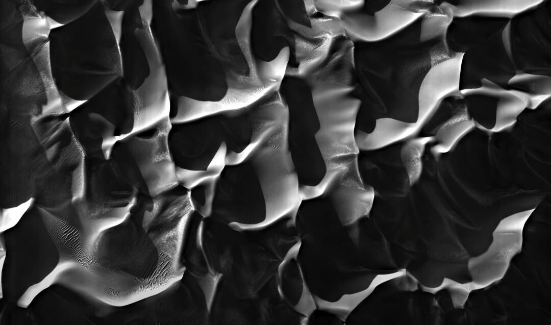 Amazing Video Takes Flight Across the Dunes of Mars