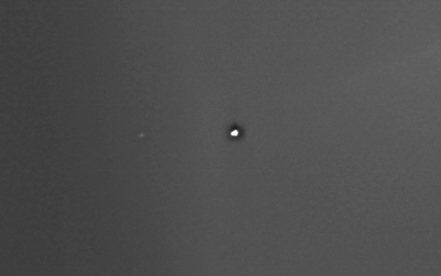 Mars orbiter spies a tiny Earth and moon from the Red Planet (photos)