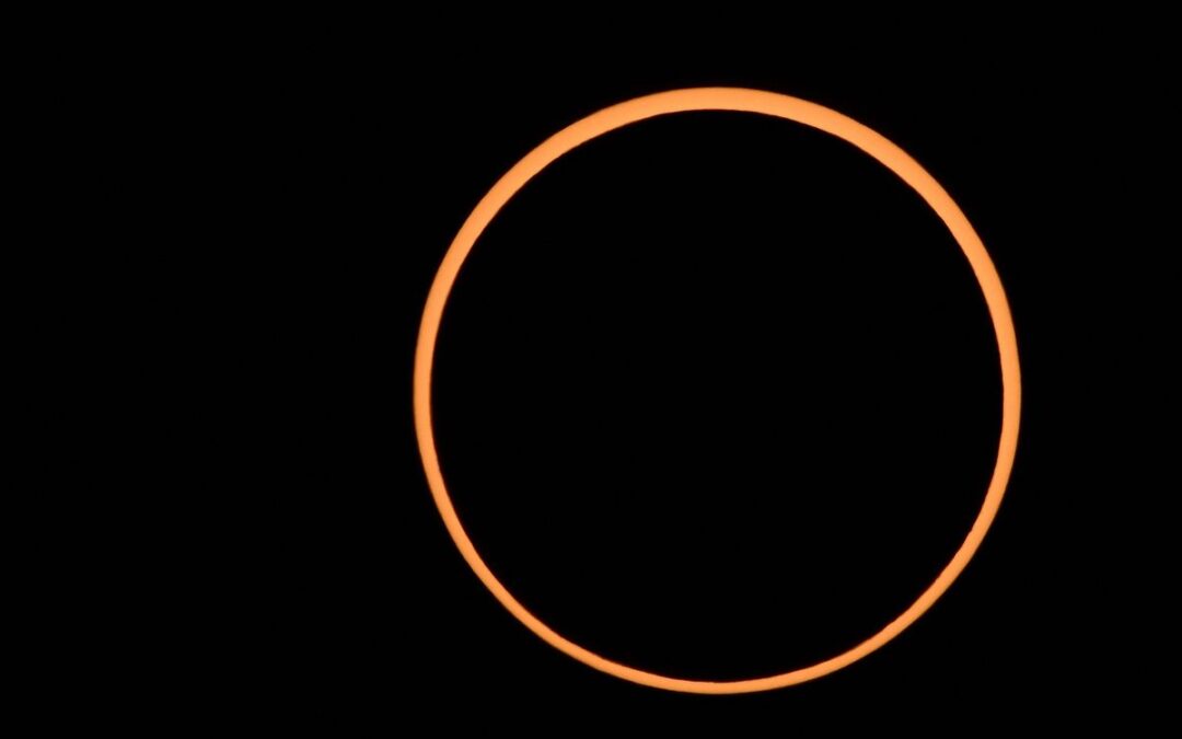 Annular solar eclipse wows skywatchers with spectacular ‘ring of fire’ (photos)