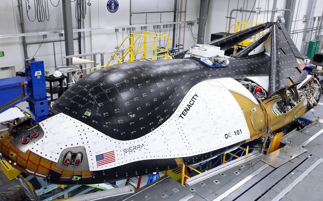Sierra Space unveils 1st Dream Chaser space plane (photos)