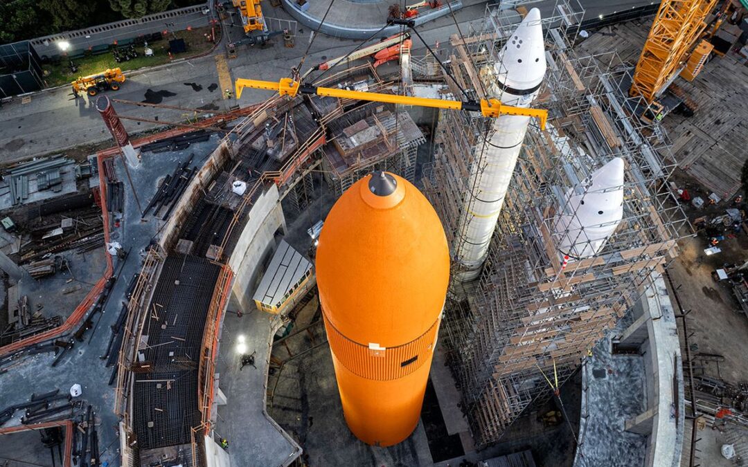 Watch crane lift space shuttle Endeavour into place for museum exhibit early Jan. 30