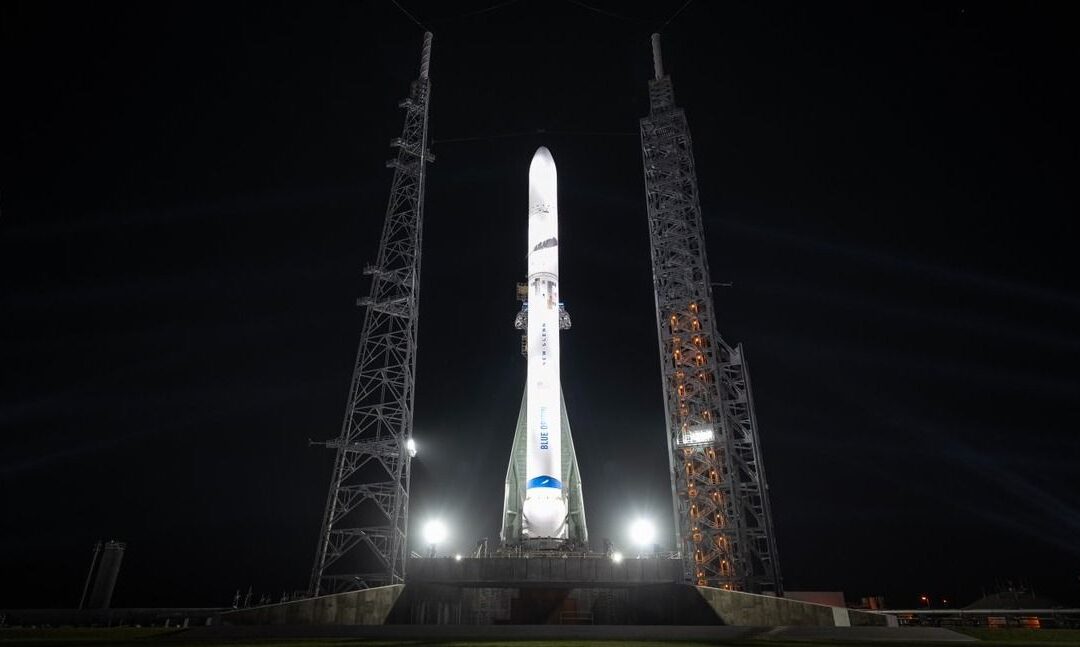 Blue Origin’s New Glenn rocket rises on launch pad ahead of debut liftoff (photo)