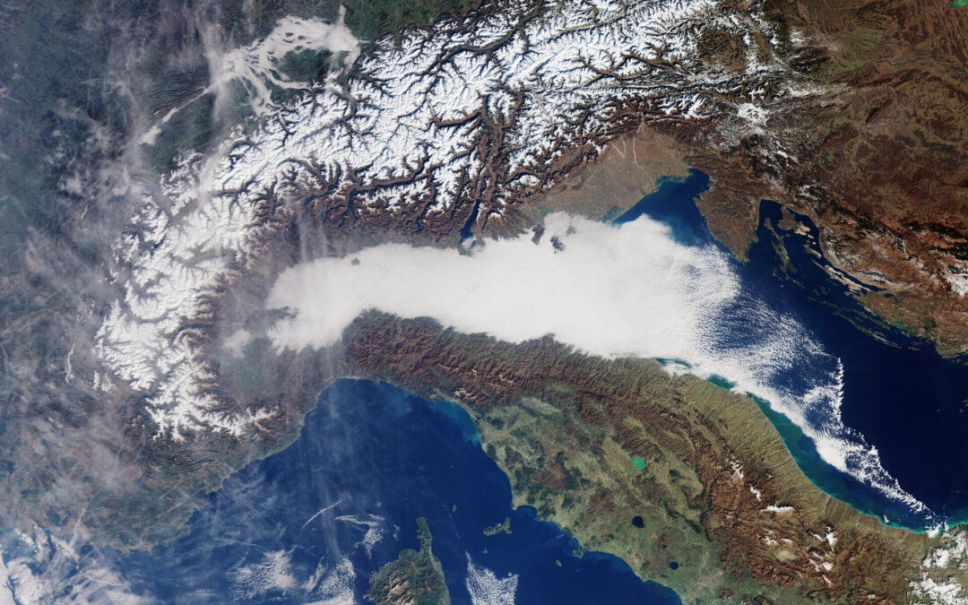 Air pollution fluctuations over the Po Valley