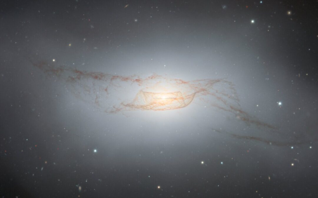 See a new image of the weird ‘train-wreck galaxy’ NGC-4753